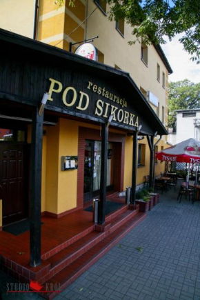 Restauracja i Noclegi Pod Sikorką  Кобиор